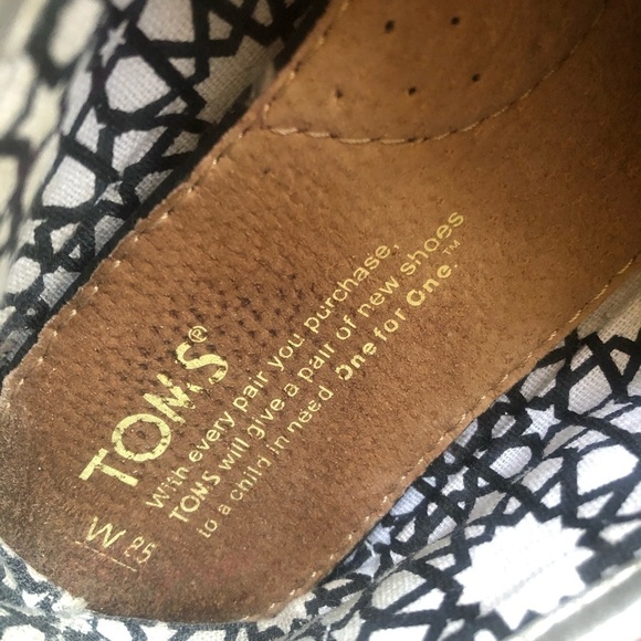 TOMS women’s slip on it’s glitter Silver Sparkly color - Picture 5 of 6